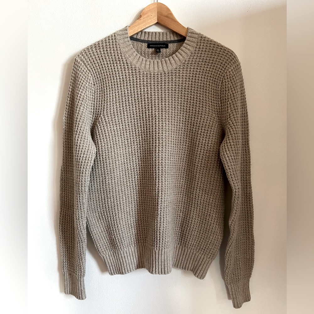 Banana Republic oatmeal wool silk blend waffle knit crew neck elbow patch Size M